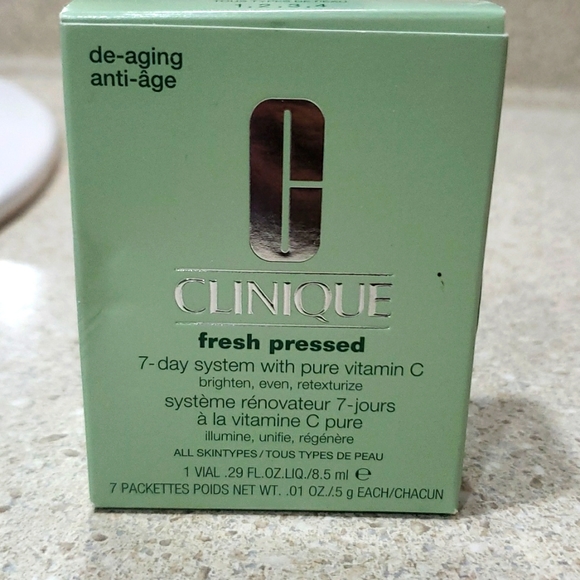 CLINIQUE FRESH PRESSED 7 DAYS SYSTEM WITH PURE VITAMIN C - Picture 1 of 7